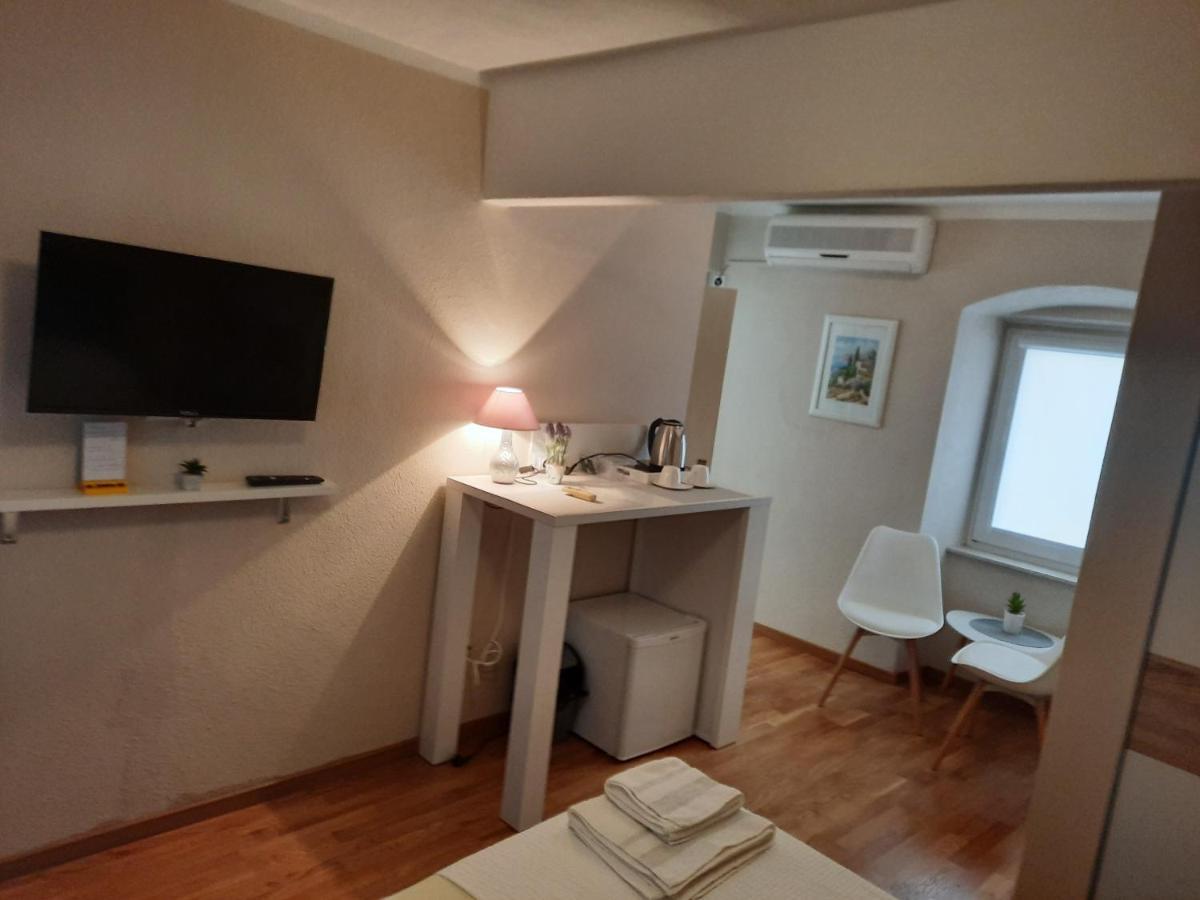 Carol Rooms Trogir Dış mekan fotoğraf