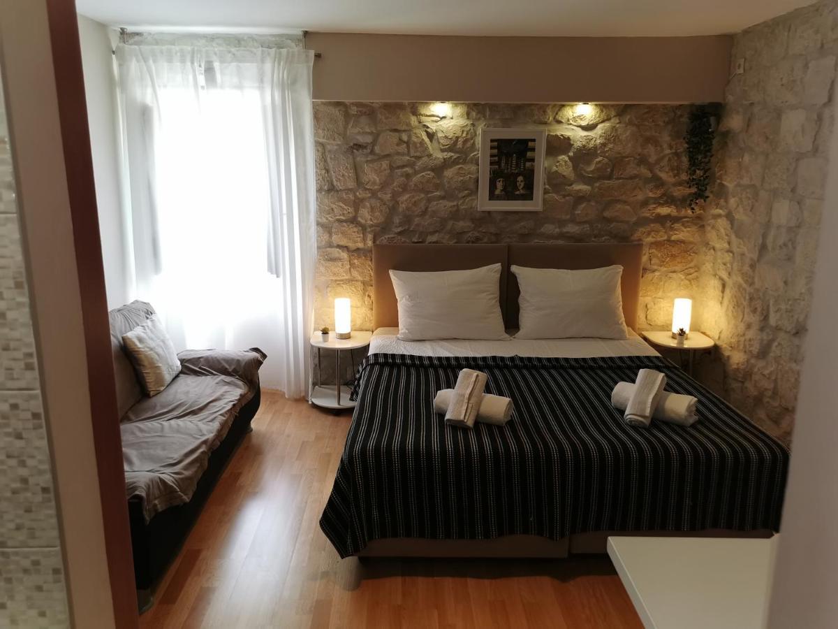 Carol Rooms Trogir Dış mekan fotoğraf