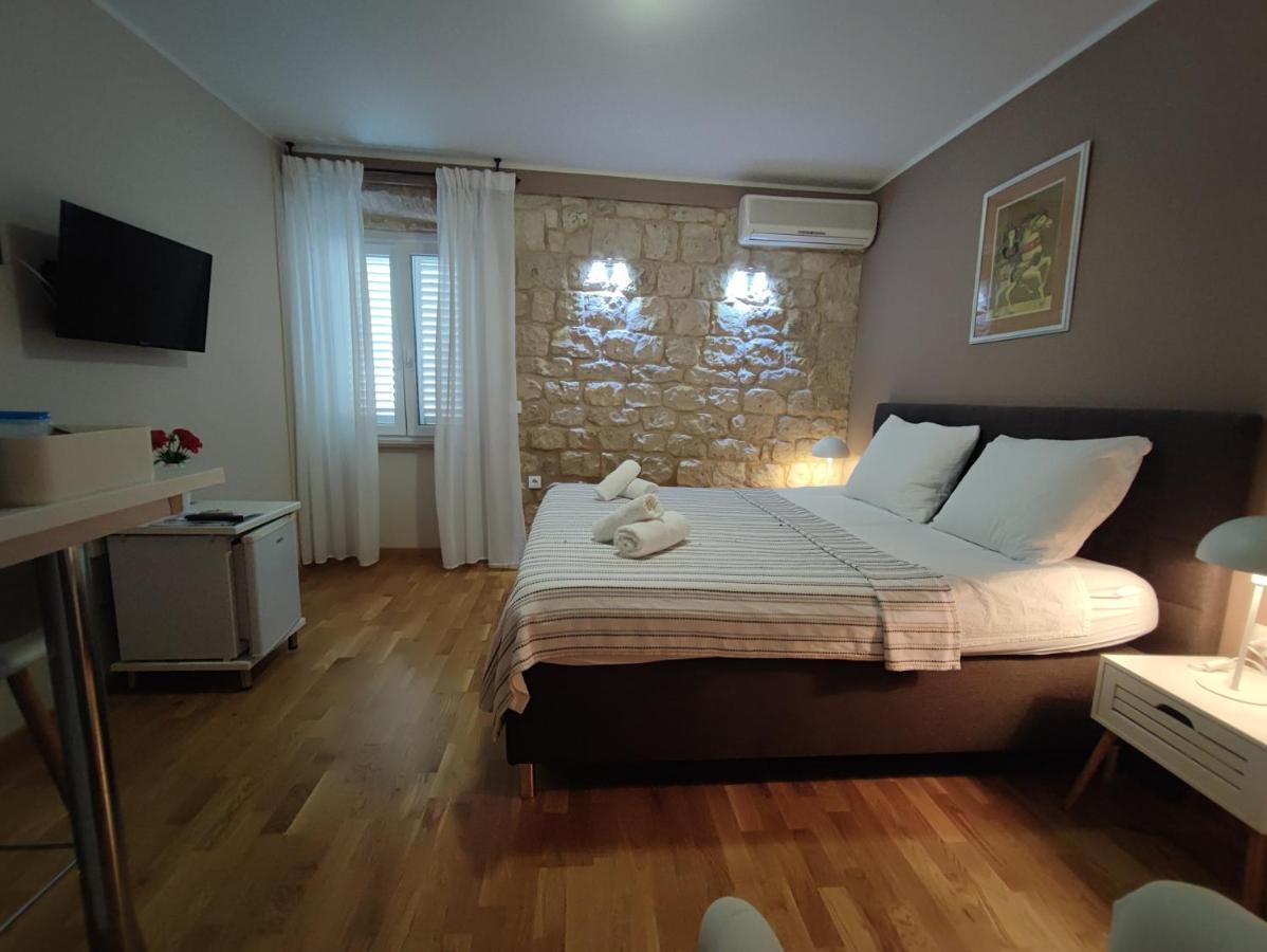 Carol Rooms Trogir Dış mekan fotoğraf