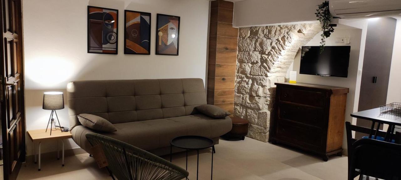 Carol Rooms Trogir Dış mekan fotoğraf