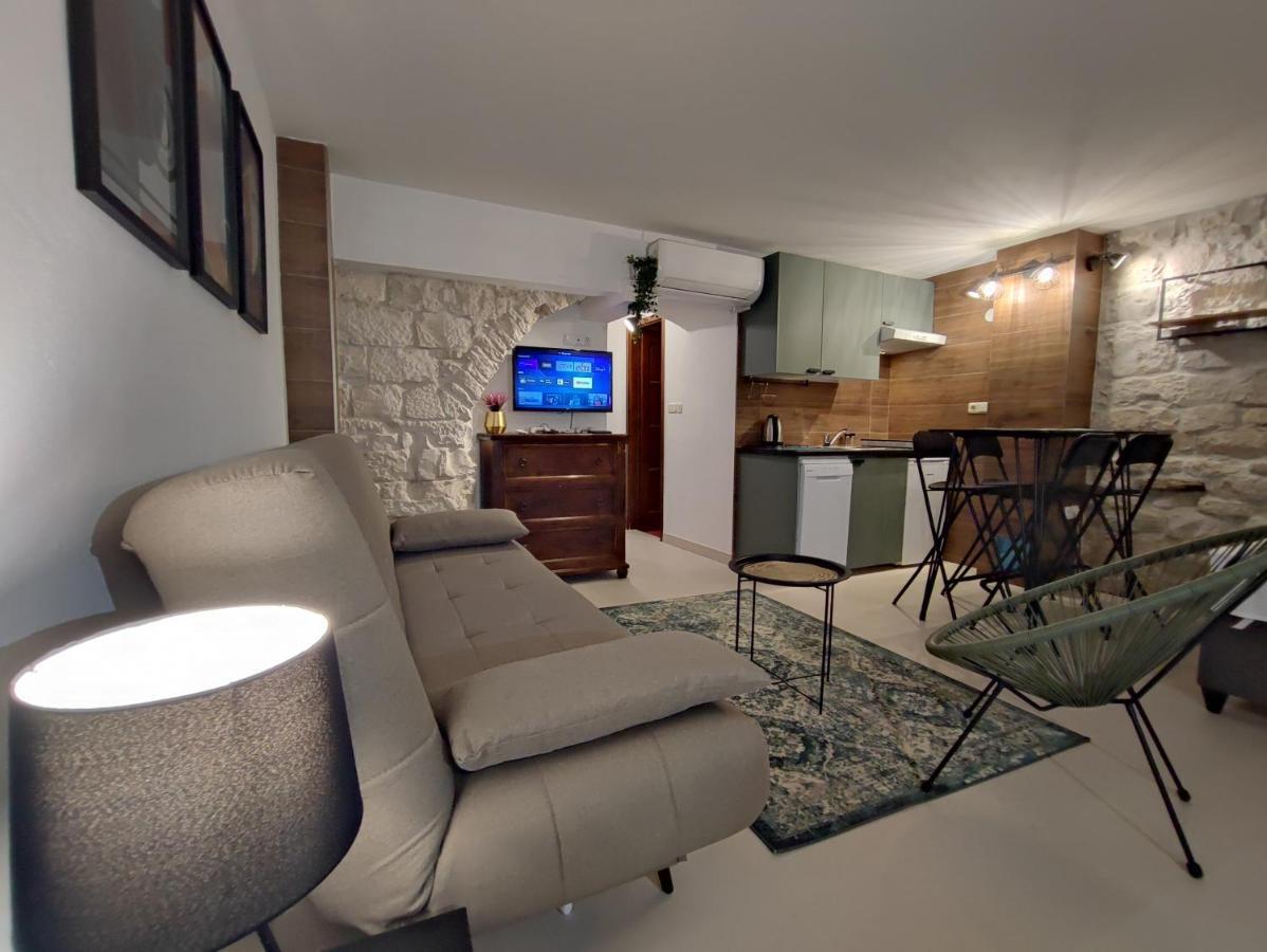 Carol Rooms Trogir Dış mekan fotoğraf