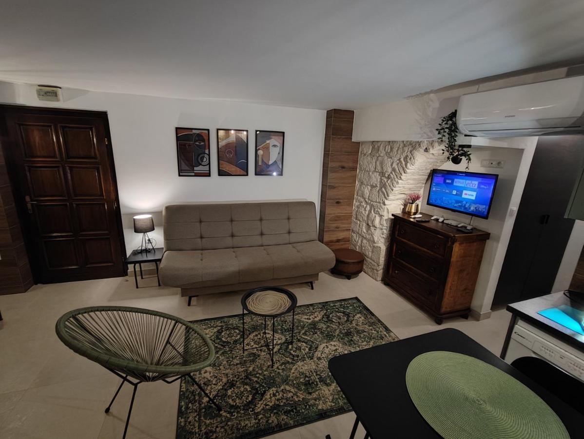 Carol Rooms Trogir Dış mekan fotoğraf