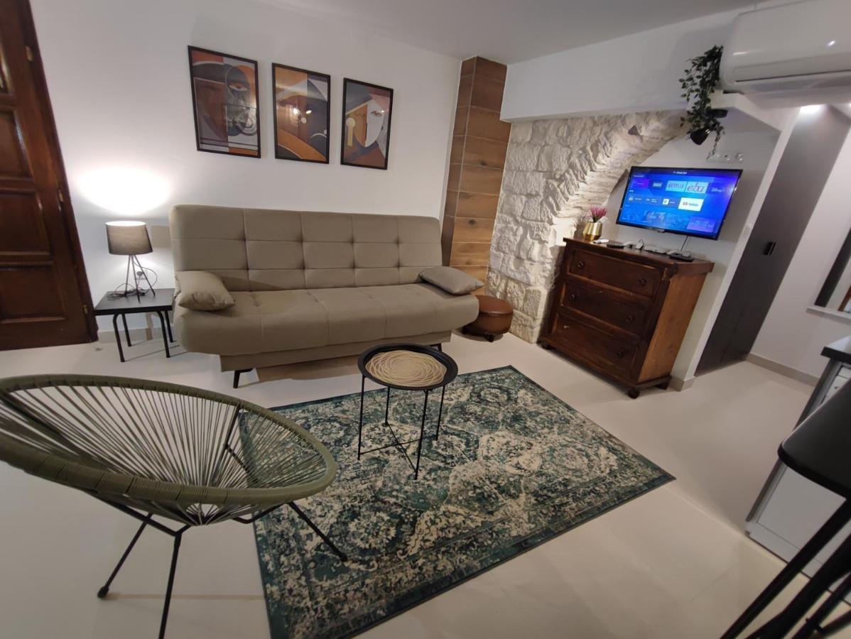 Carol Rooms Trogir Dış mekan fotoğraf
