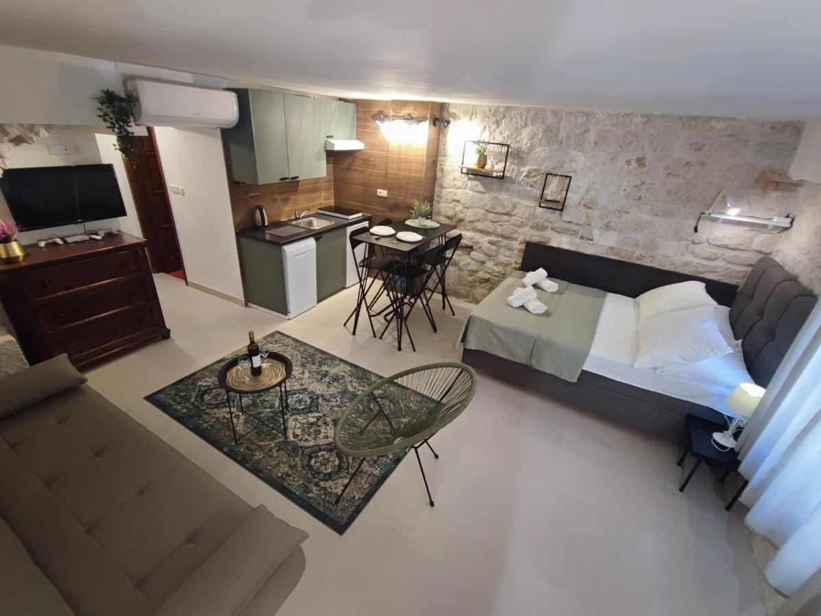 Carol Rooms Trogir Dış mekan fotoğraf