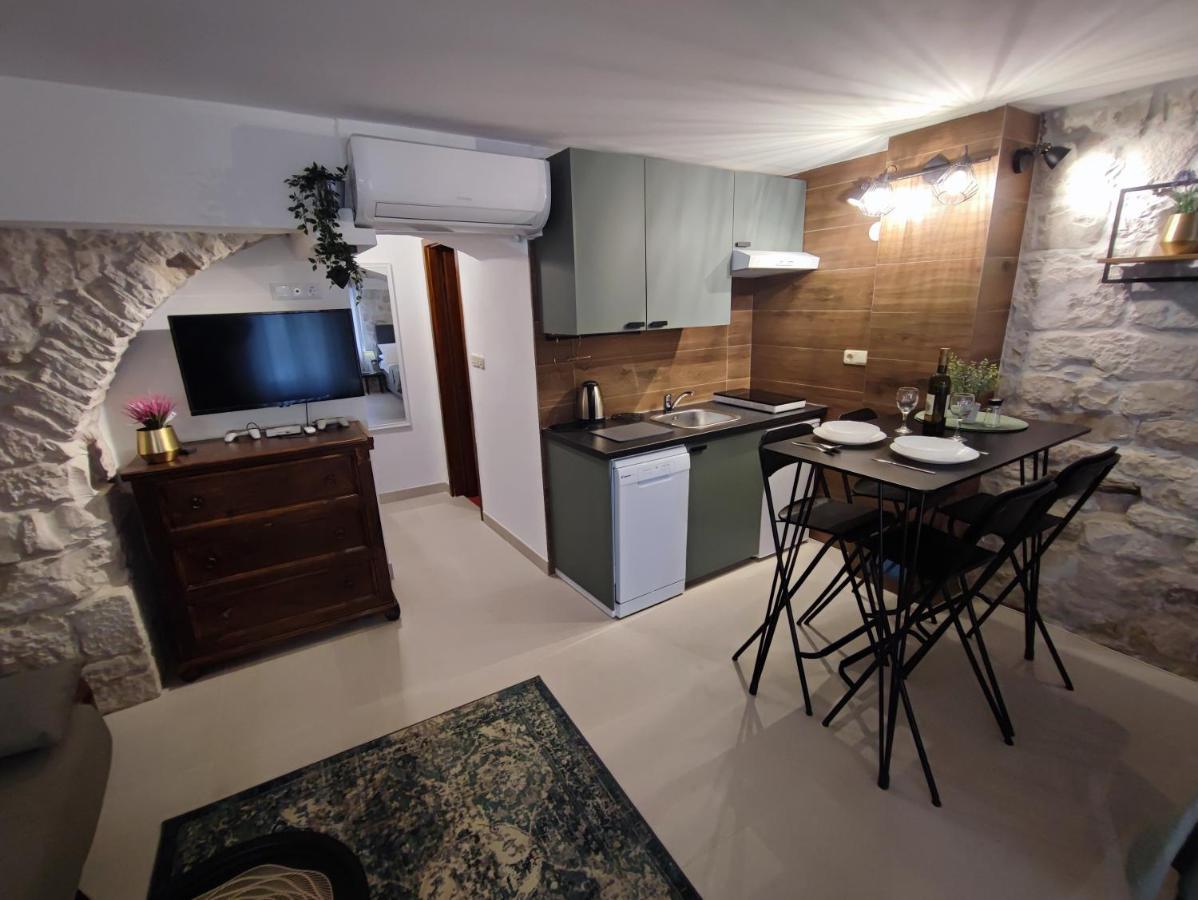 Carol Rooms Trogir Dış mekan fotoğraf