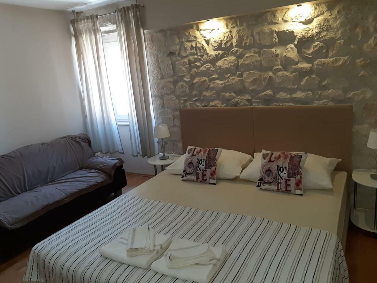 Carol Rooms Trogir Dış mekan fotoğraf