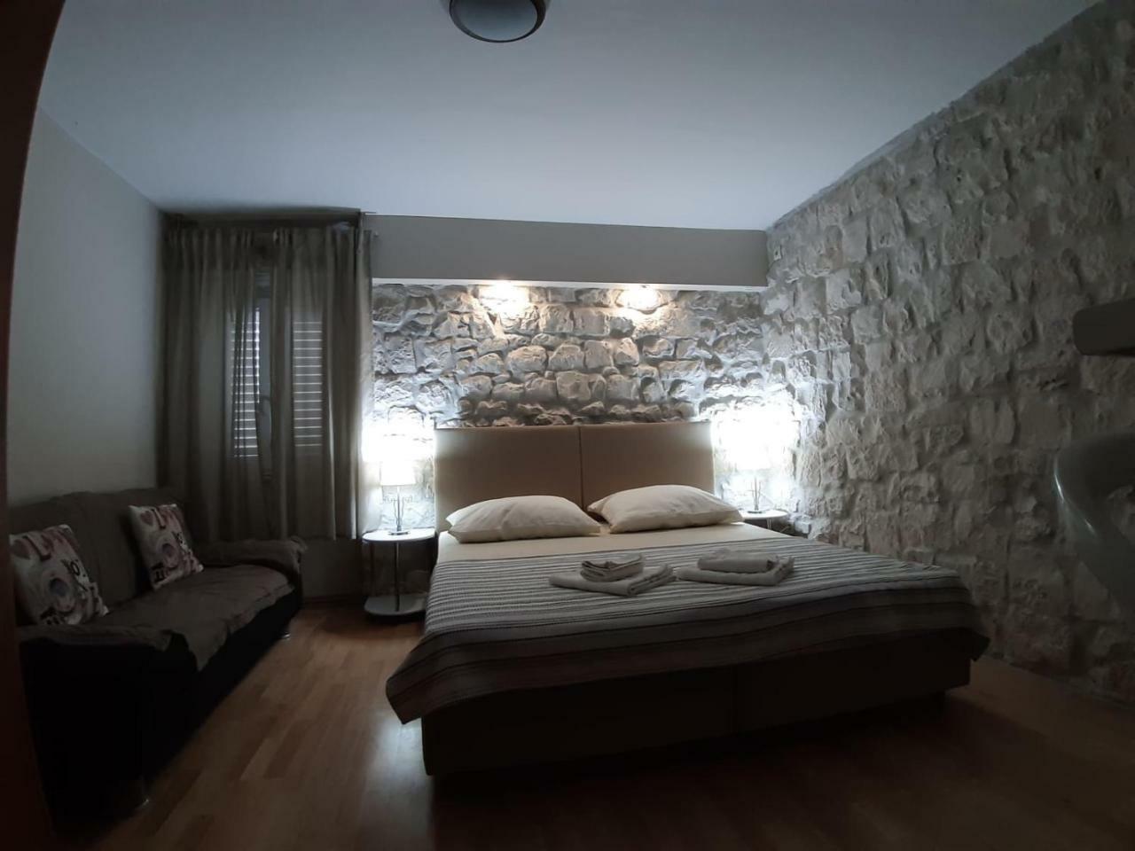 Carol Rooms Trogir Dış mekan fotoğraf