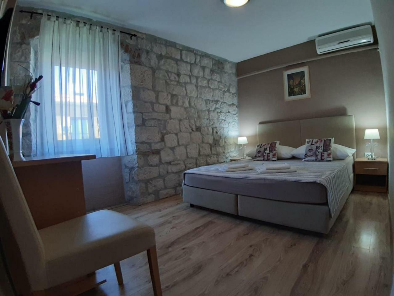 Carol Rooms Trogir Dış mekan fotoğraf