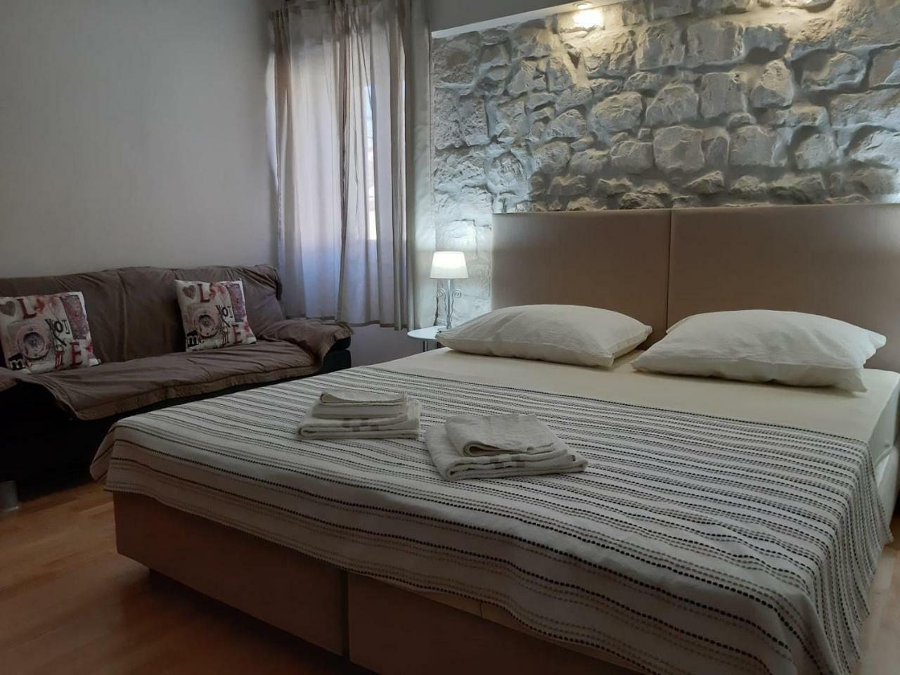 Carol Rooms Trogir Dış mekan fotoğraf