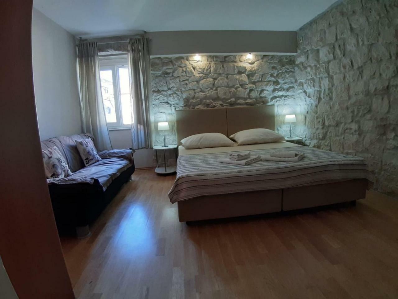Carol Rooms Trogir Dış mekan fotoğraf