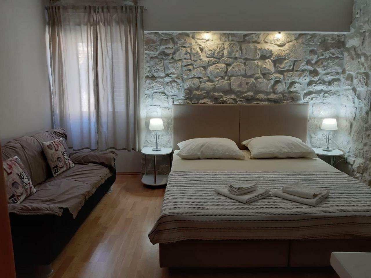 Carol Rooms Trogir Dış mekan fotoğraf